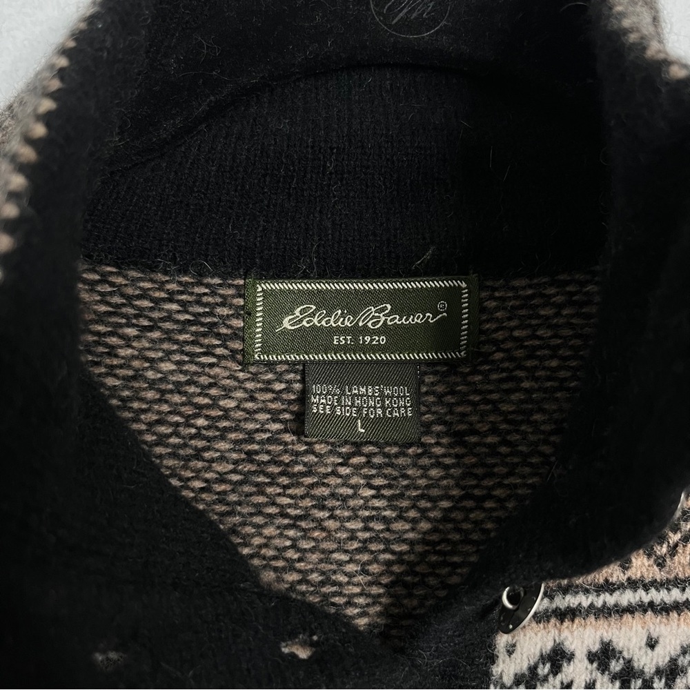Eddie Bauer Women's Black and Cream Sweater - Picture 5 of 7